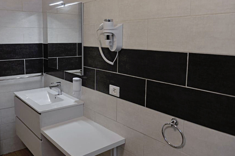bagno del monolocale Malacala del Residence del Tellaro di Noto