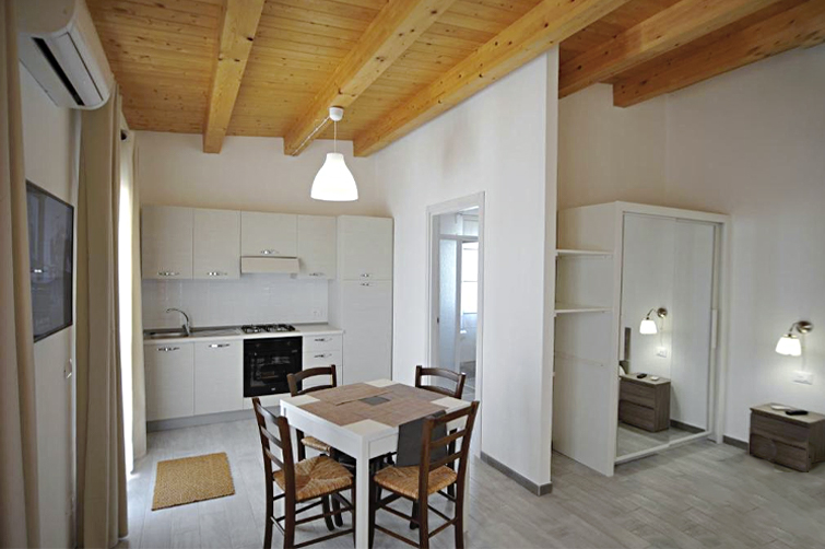zona giorno del monolocale Eloro del Residence del Tellaro di Noto